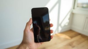 خاموش شدن ناگهانی گوشی آیفون در حین استفاده